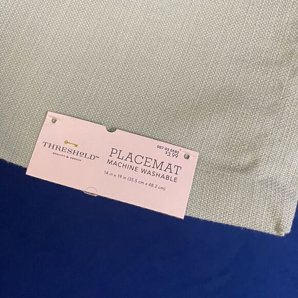 Target Threshold Table Runner + 4 Placements - Picture 8 of 8